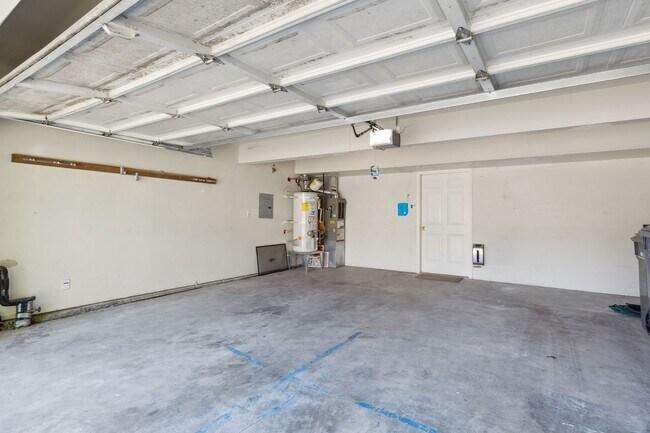Building Photo - 16606 35th Ave SE