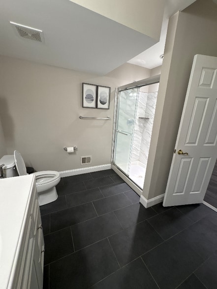 Building Photo - 16821 Falconhurst Dr