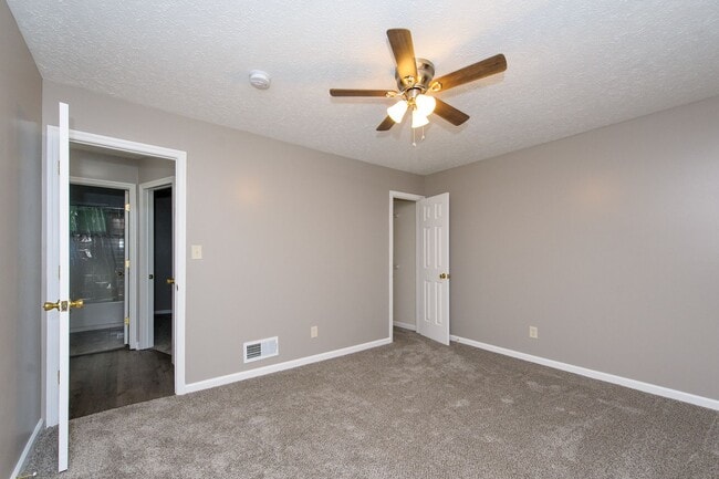 Building Photo - REMODELED BRICK & VINYL RANCH WAITING FOR ...