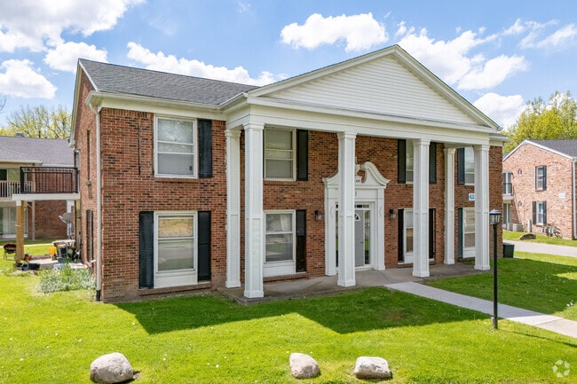 Fountainview East On Chestnut Ridge Rd - Fountainview East Apartments