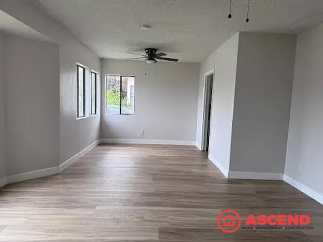 Building Photo - Charming 3-Bedroom Home with Gardener & Pest Control Included – Small Pets Welcome