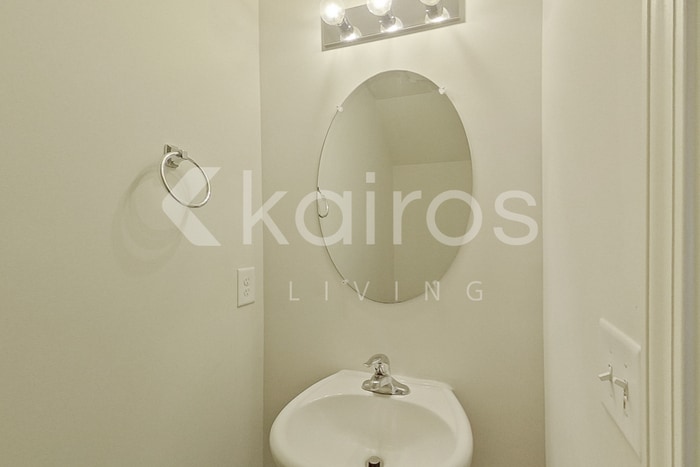 Building Photo - 3921 Miller Dr