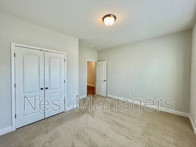 Building Photo - 279 Cromwell Ct