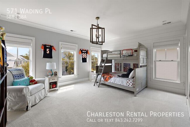 Building Photo - 571 Wading Pl