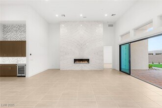 Building Photo - 10793 Vista Altura Ave