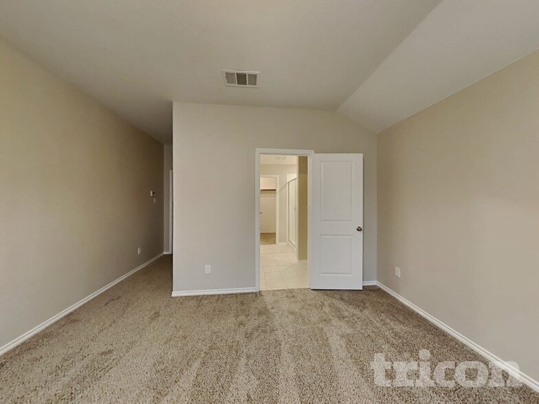 Building Photo - 3323 Hawkins Dr