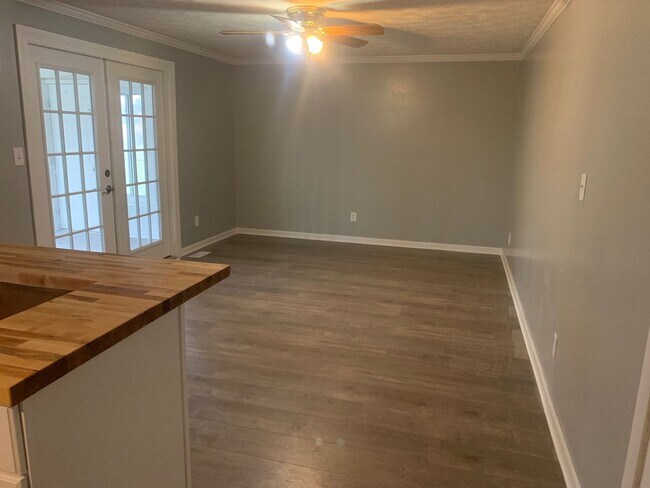 Building Photo - 1016 Terracewood Dr