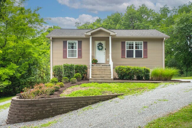 Primary Photo - 112 River Rd