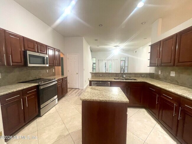 Building Photo - 1200 Stonehedge Trail Ln