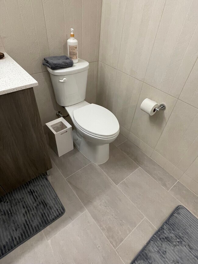 Building Photo - 2303 Deer Hollow Rd