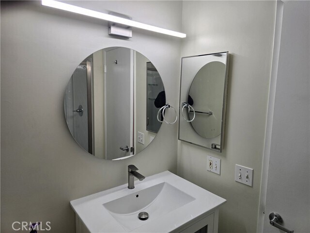 Building Photo - 702 Park Ave