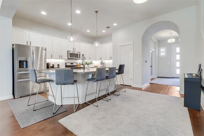 Building Photo - 4121 Berkman Dr