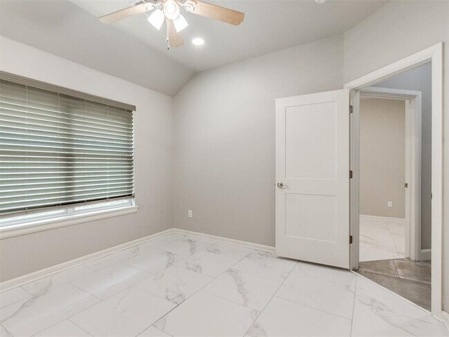 Building Photo - 3112 NW 184th Terrace