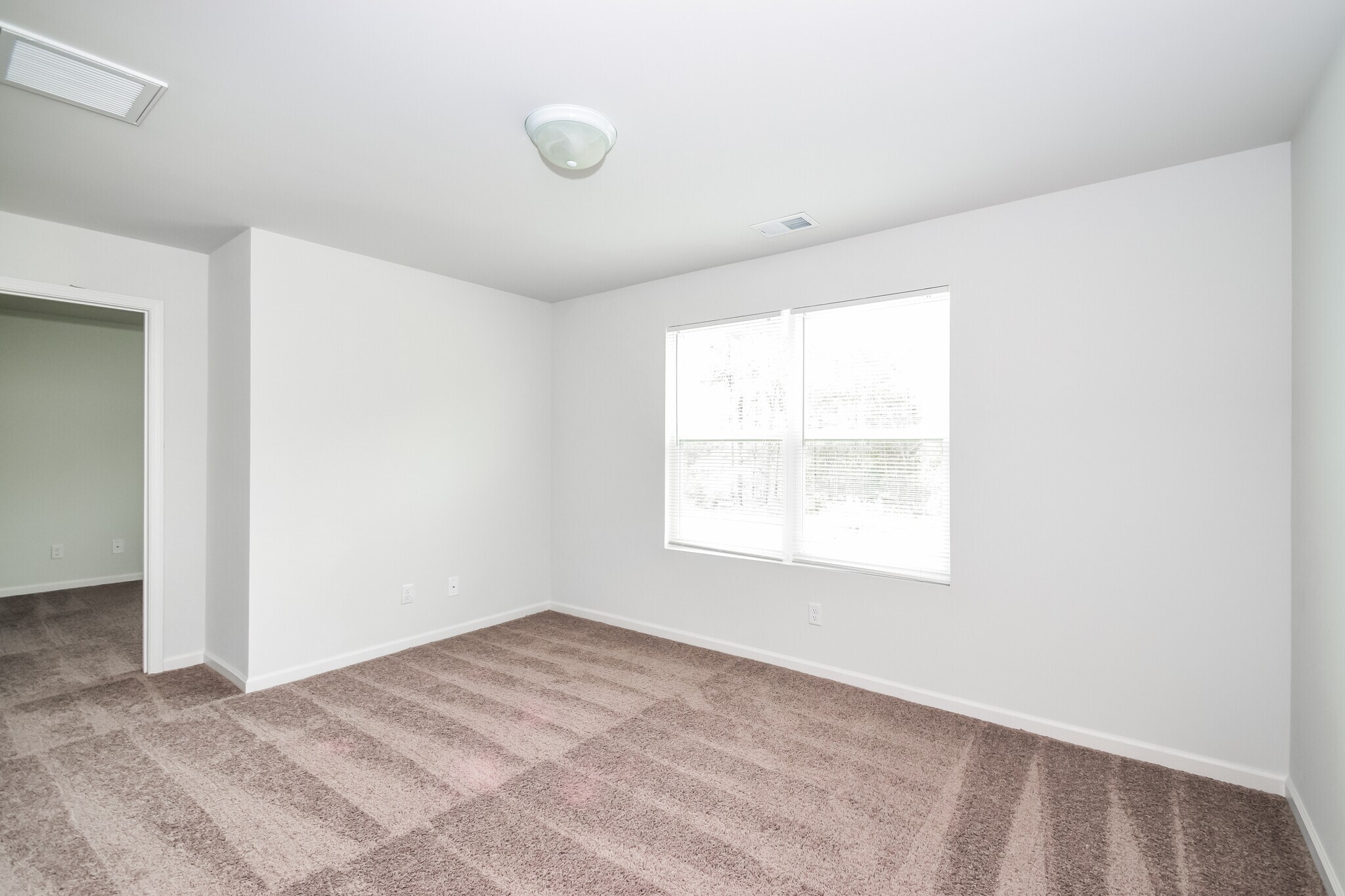 Building Photo - 88 Enclave Wy