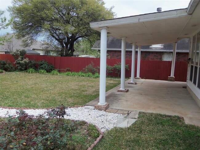 Building Photo - 15848 Garrison Cir