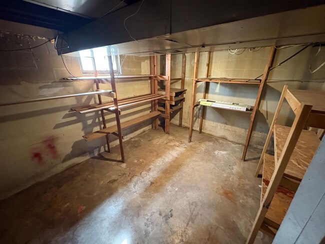 Building Photo - Check out this remodeled 4 bedroom house