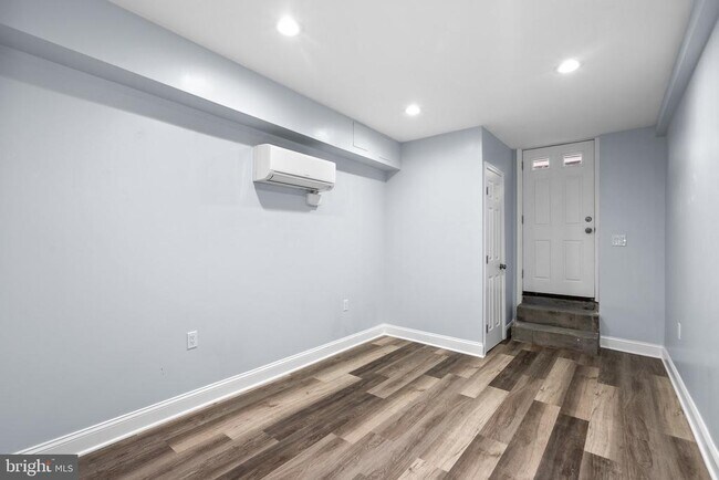 Building Photo - 1641 4th St NW