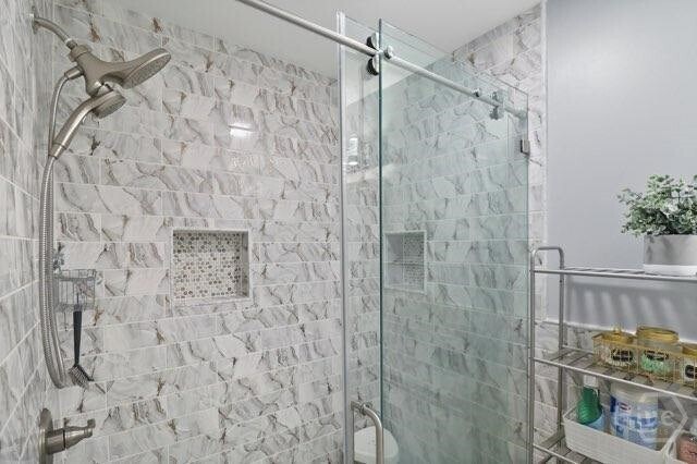 Building Photo - 127 Forest Ridge Dr