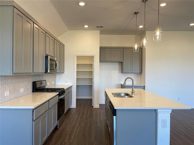 Building Photo - 2224 Switchgrass St