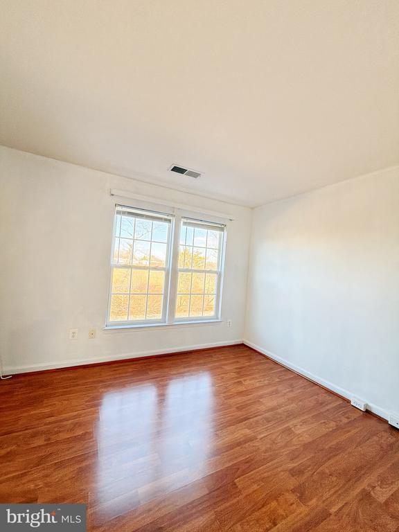 Building Photo - 43750 Tolamac Dr