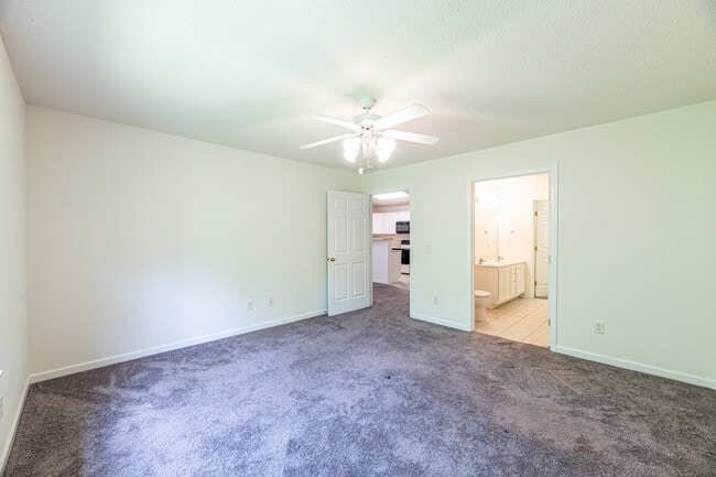 Building Photo - 906 Mercer Dr