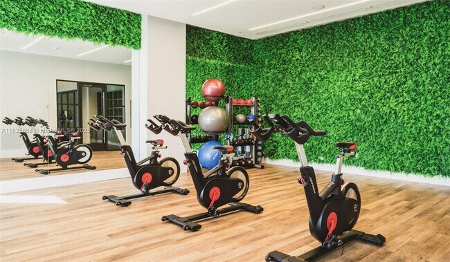 555 NE 8th St 555 NE 8th St Fort - 555 Ne 8th St Fort Lauderdale Fl Building Photo 