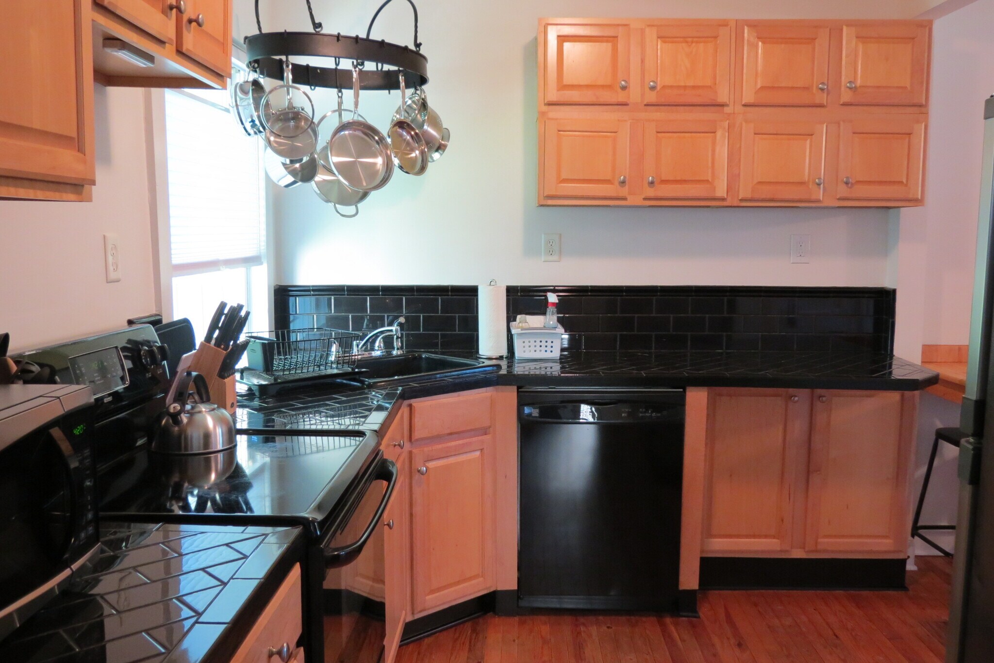 Building Photo - 375 Weaverville Rd