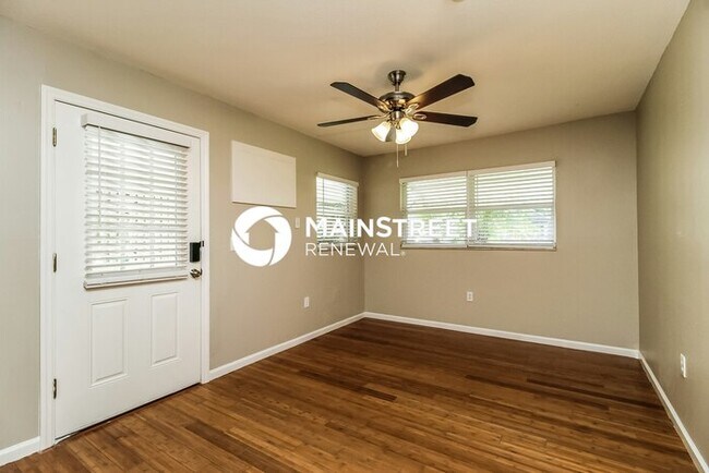 Building Photo - 3 Bedroom Pet-Friendly Home in St. Cloud, FL with Main Street Renewal