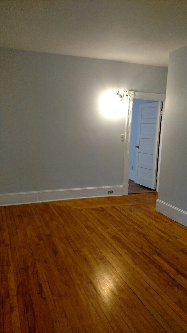 Building Photo - 599 Beech St