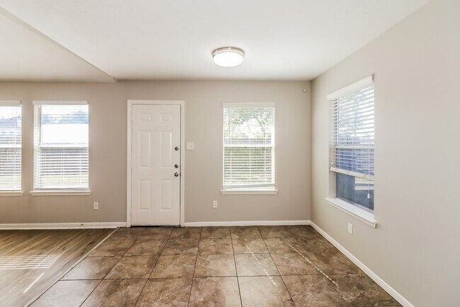 Building Photo - 19831 Billineys Park Dr