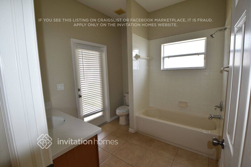 Building Photo - 1815 Mira Lago Cir