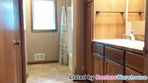 Building Photo - 207 N 6th St