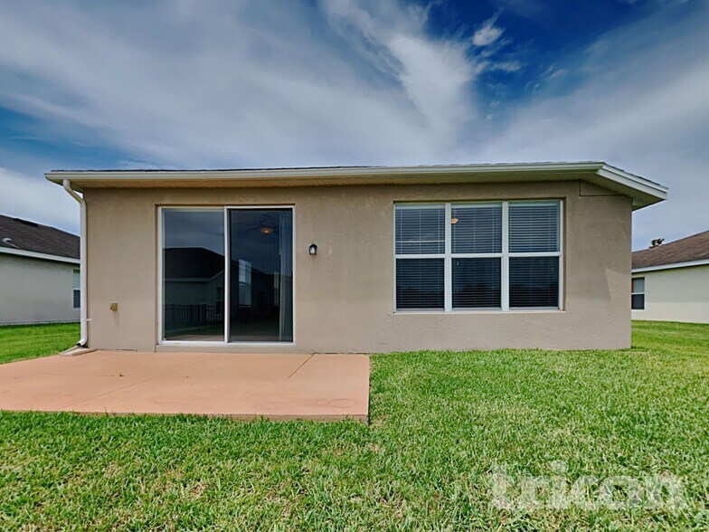 Building Photo - 5010 98th Ave E