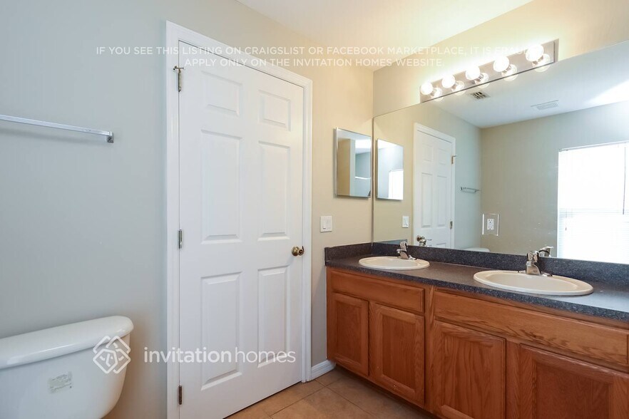 Building Photo - 2201 NW 1st St