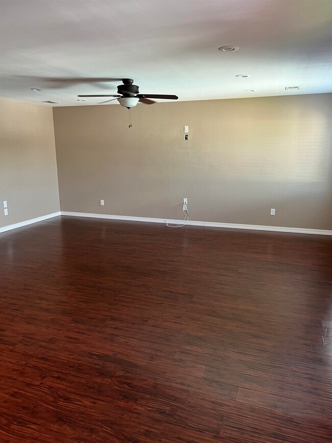 Building Photo - 1309 Airport Dr