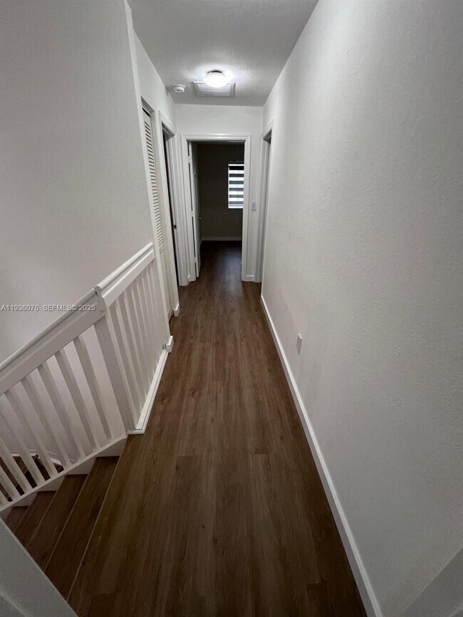 Building Photo - 2098 NE 167th St