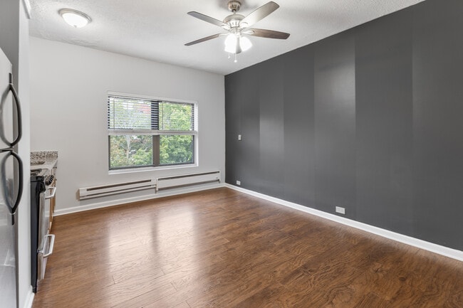 Building Photo - 4555 Malden St