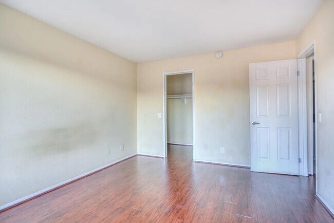 Building Photo - Comfortable 1-Bedroom Condo in Gated Palmi...