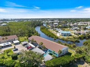 Building Photo - 841 Waterside Dr