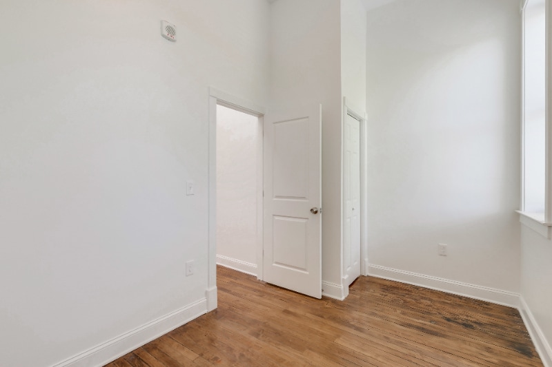 Building Photo - 1758 Park Ave