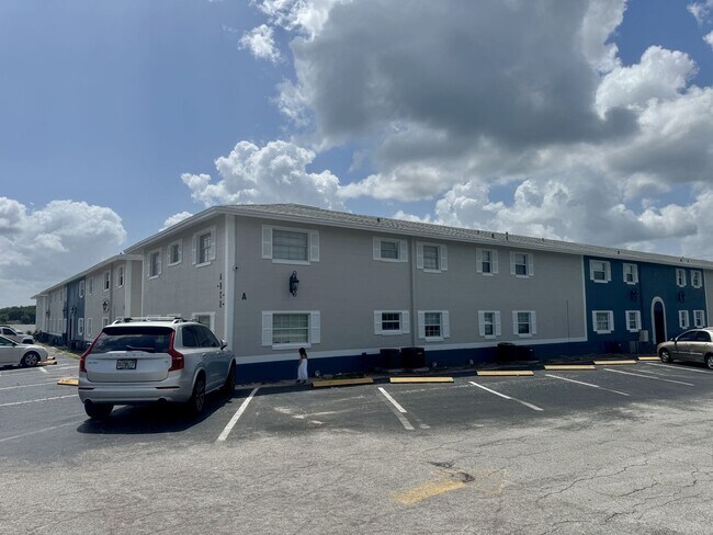 Building Photo - 1 Bed/1 Bath, Ground Floor Condo in Palms ...