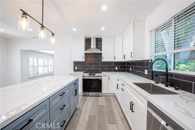 Building Photo - 19503 Cantara St