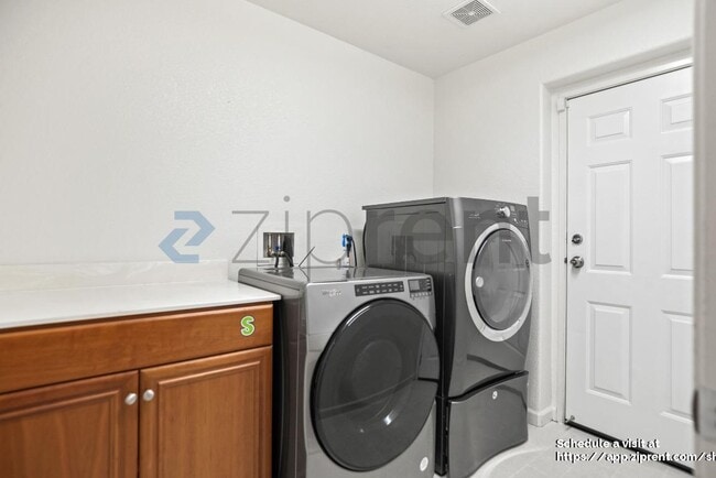 Building Photo - 812 Joree Ln
