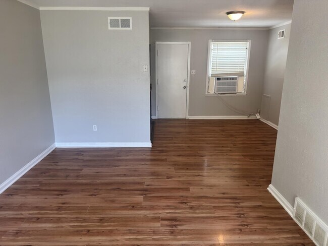 Building Photo - 4742 Violet Ave