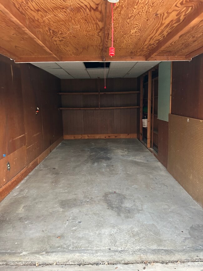 Building Photo - 7111 Mohawk St