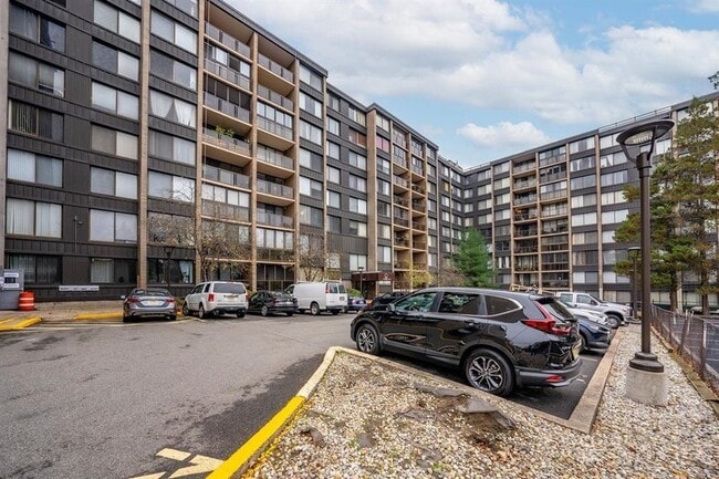 Building Photo - 9060 Palisade Ave