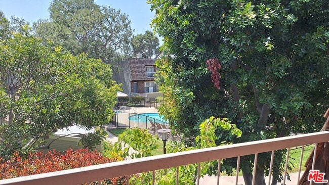 Building Photo - 13336 Maxella Ave
