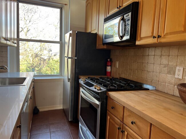 Building Photo - 64 Sagamore Rd