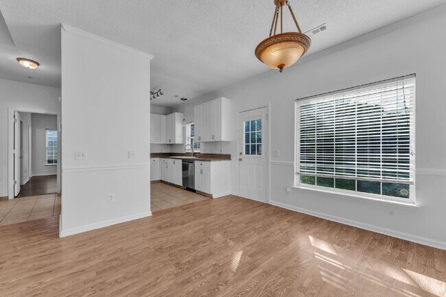 Building Photo - 21 Glencove Ct