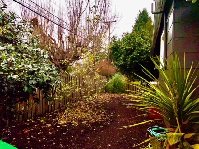 Building Photo - 8236 N Olympia St